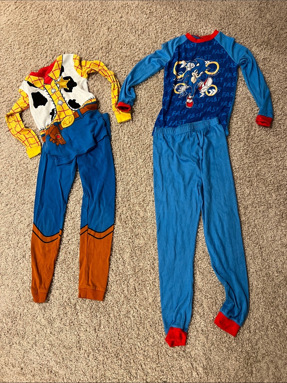 Boys Woody and Sonic pjs (10)